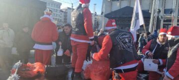 Invazie de Moși Crăciun pe două roți pe străzile din Suceava și în Centru, pe esplanadă