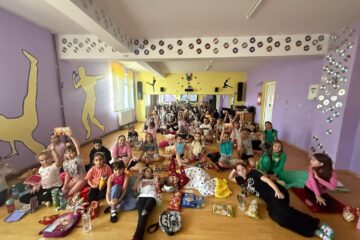 Gesturi mici, bucurii mari: Rotary Club Fălticeni susține Clubul Copiilor
