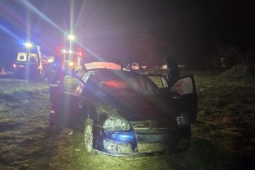 Mașina condusă de tânăra de 22 de ani