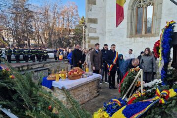 Depunere de coroane și jerbe de flori la 35 de ani de la Revoluția Română, la Suceava