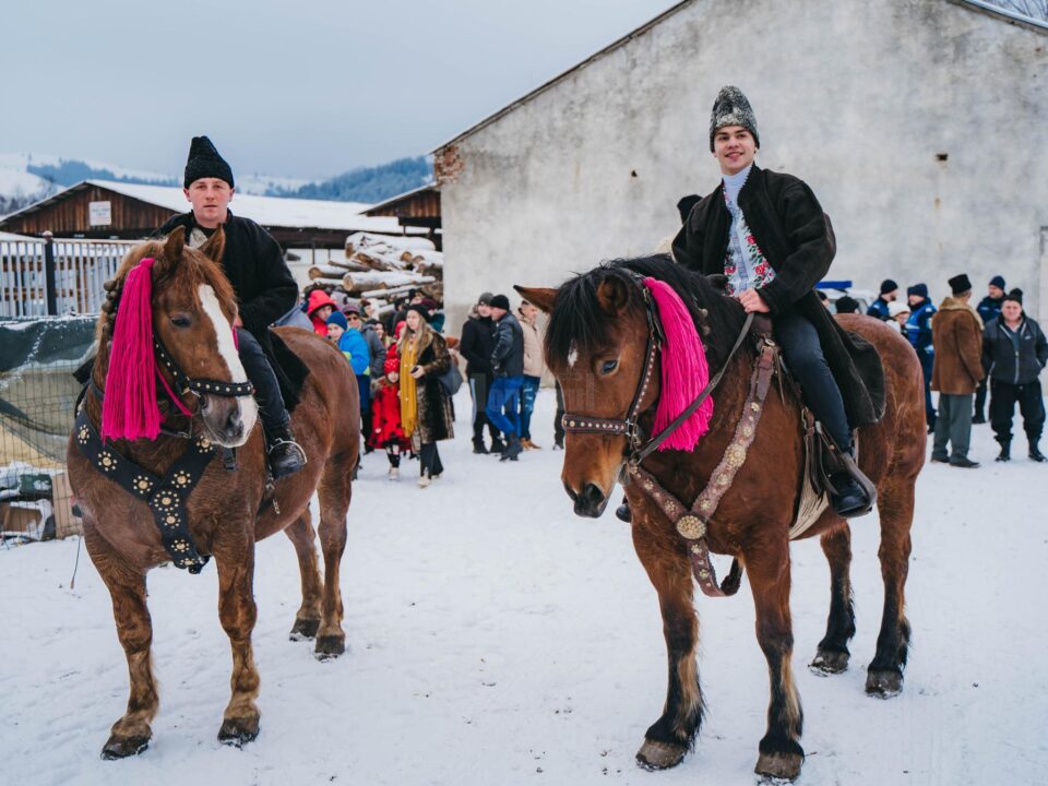 „Parada Cailor și a portului popular”