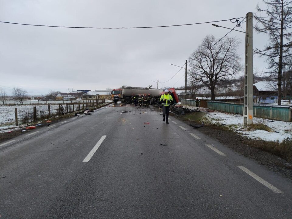 Au venit acasă, din Germania, pentru a-și vedea rudele și au sfârșit toți trei pe E 85