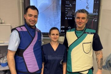 Echipa medicală formată din dr. Gabriel Mircea, dr. Alexandra Husar și dr. Dimitrie Siriopol