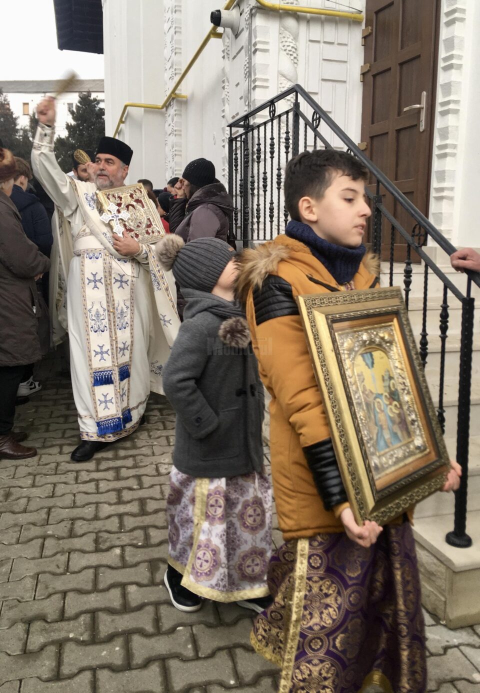 La Bobotează, cruci de gheață și la Fălticeni