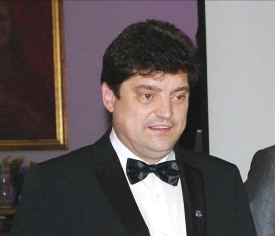 Florin Apetroaei a fost președinte al Rotary Club Suceava-Bucovina în perioada 2013 – 2014