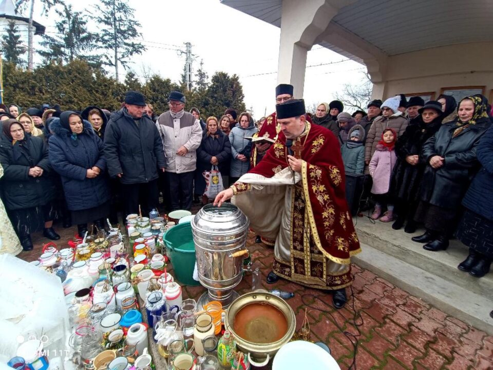 Sfințirea apei la Biserica Sf. Gheorghe din Bosanci