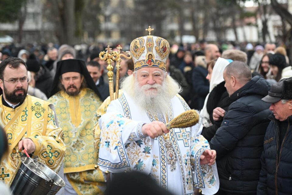 Sfânta Liturghie de Bobotează, în curtea Mănăstirii „Sfântul Ioan cel Nou” Suceava