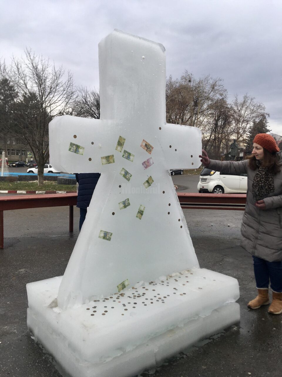 La Bobotează, cruci de gheață și la Fălticeni