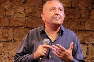 Artistul Daniel Jumeau, invitat de Alianța Franceză din Suceava la acțiunea „Cântărețul lunii”