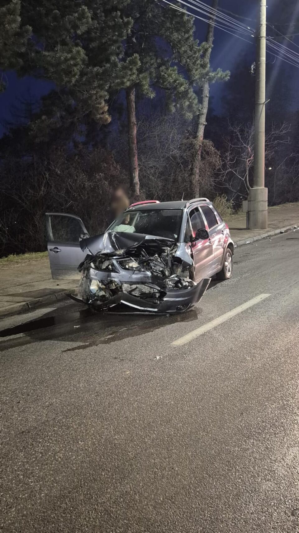 Două mașini s-au ciocnit violent la Grupul Școlar, pe artera principală a Sucevei