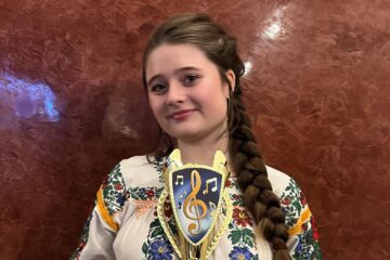 Marele Trofeu pentru eleva Beatrice Ecaterina Tcaciuc, la Festivalul Național „Flori de gheață”