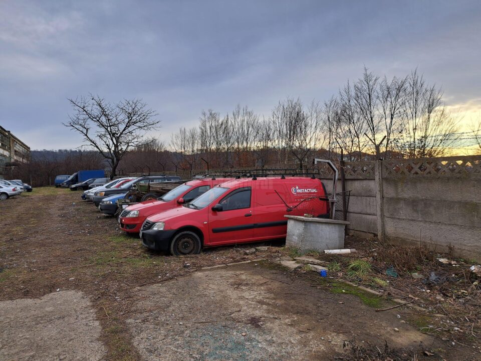 Poliția Locală a ridicat peste 70 de mașini abandonate sau staționate neregulamentar pe străzile Sucevei