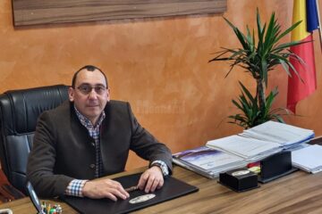 Primarul comunei Vatra Moldoviței, Virgil Saghin