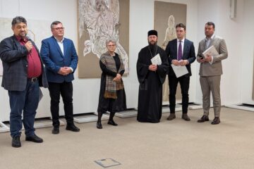 Expoziția „Mai mult decât tăcere”, semnată de Doina Mihăilescu, „revelatoare”, „de o importanță covârșitoare”