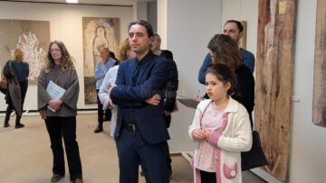 Expoziția „Mai mult decât tăcere”, semnată de Doina Mihăilescu, „revelatoare”, „de o importanță covârșitoare”