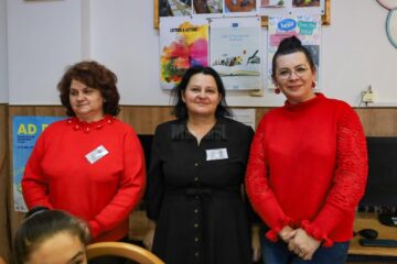 Mihaela Liliana Onisii, profesor de Limba și literatura română, Simona Elena Tofan, director-adjunct, prof. dr. Ana Maria Briana Belciug