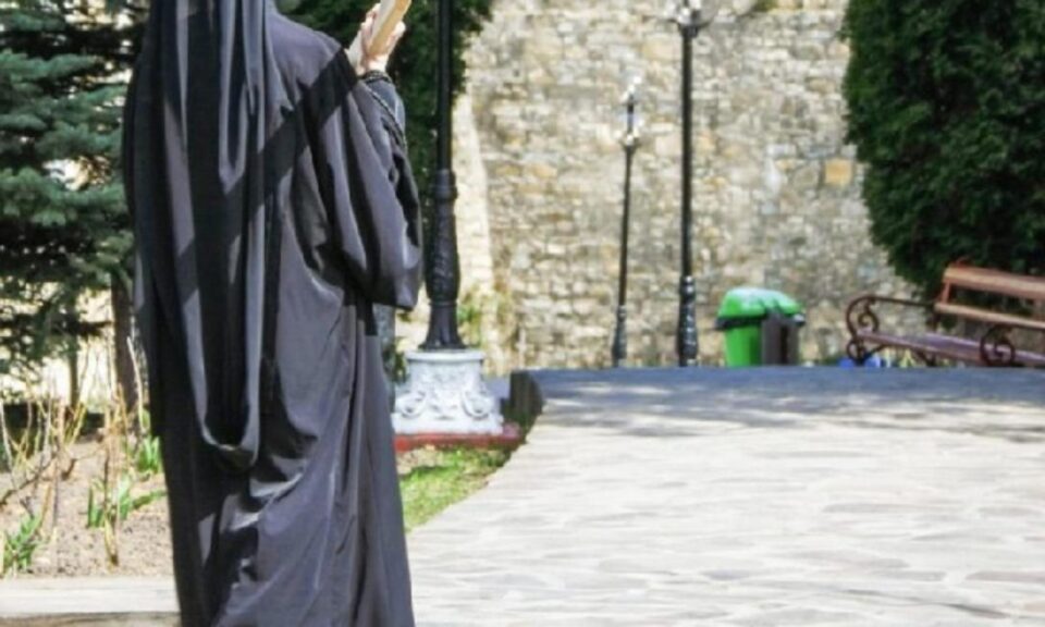 Sinodul Mitropolitan a aprobat înființarea de noi mănăstiri în județul Suceava și desființarea schitului de maici de la Boroaia FOTO cotidianul.ro Sinodul Mitropolitan a aprobat înființarea de noi mănăstiri în județul Suceava și desființarea schitului de maici de la Boroaia FOTO cotidianul.ro