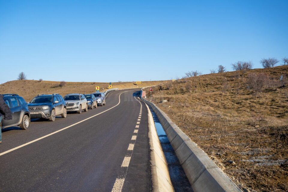 Drumul județean Humoreni - Bălăceana a fost asfaltat pe o lungime de peste 3 kilometri