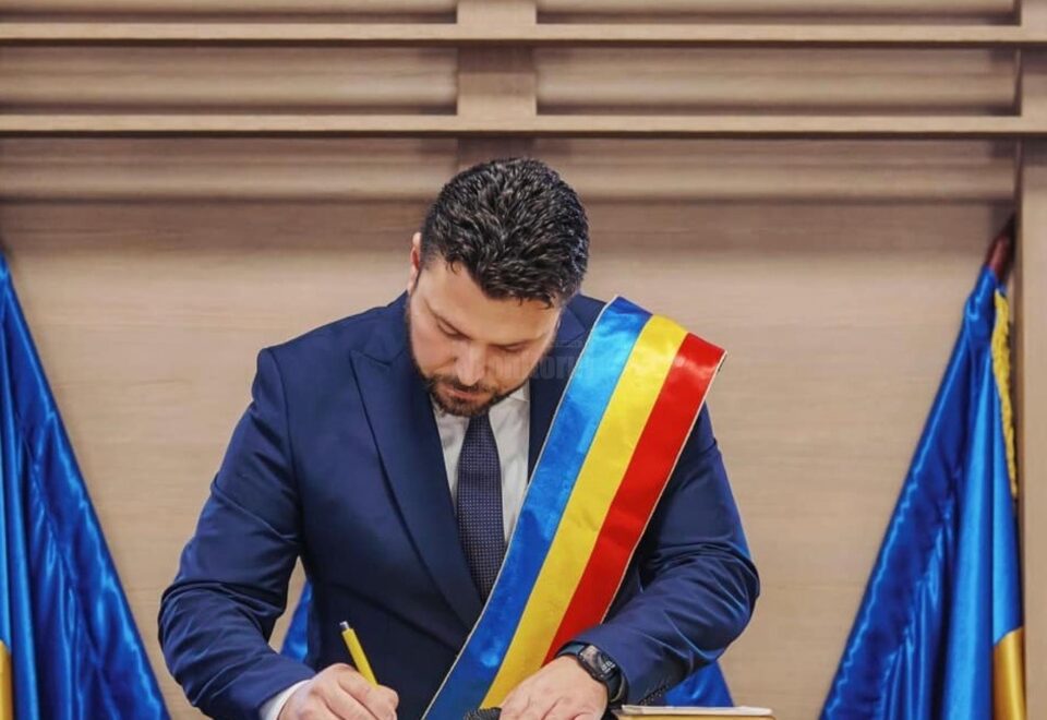 Primarul PNL din Rădăuți, Bogdan Loghin, se delimitează categoric de noua conducere a PNL Suceava Primarul PNL din Rădăuți, Bogdan Loghin, se delimitează categoric de noua conducere a PNL Suceava