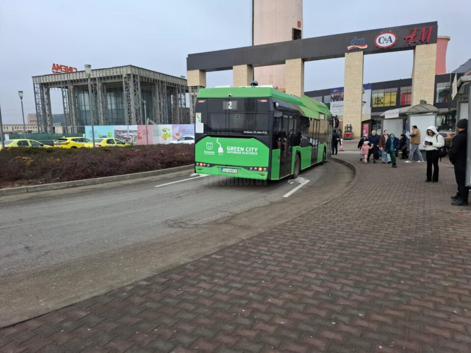Din 25 ianuarie, autobuzele TPL nu mai intră pe la Iulius Mall Suceava