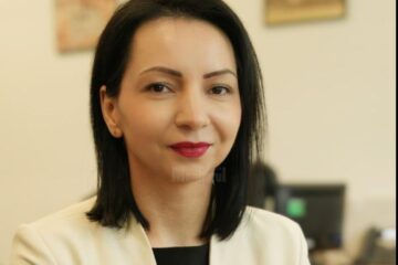Profesoara de fizică Luciana Surugiu