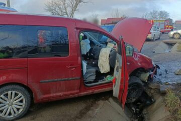Un bărbat a ajuns la spital după ce i s-a făcut rău la volan și a intrat într-un cap de pod