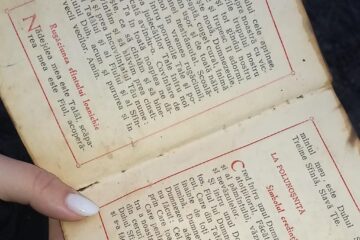 Cartea de rugăciuni este aproape intactă, cel puțin pe interior