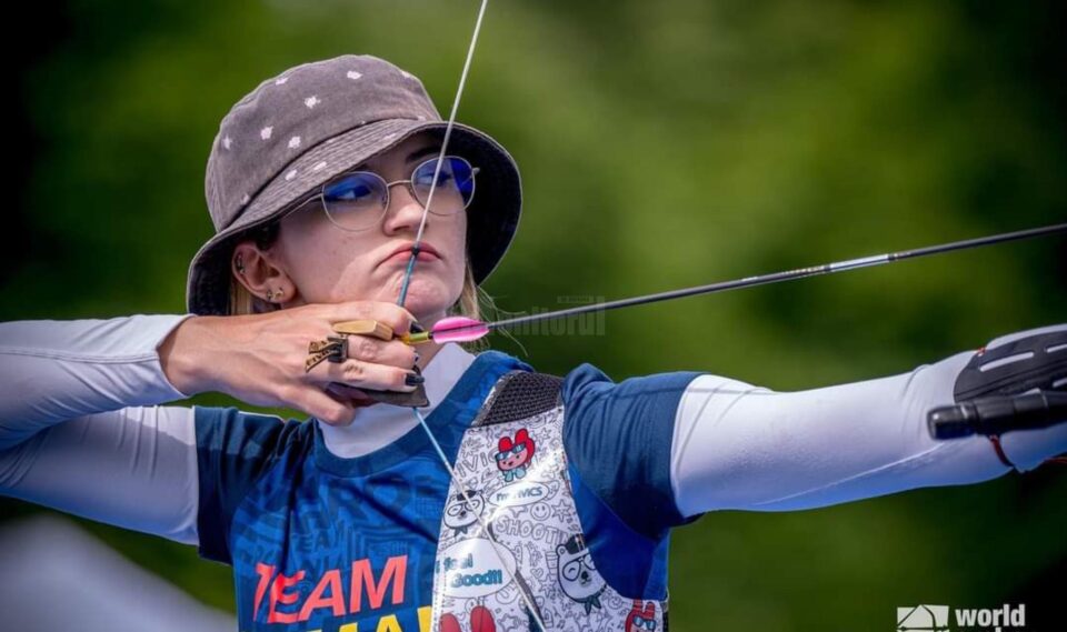 Mădălina Amăistroaie a câștigat titlul național la tir cu arcul. Foto worldarchery Mădălina Amăistroaie a câștigat titlul național la tir cu arcul. Foto worldarchery