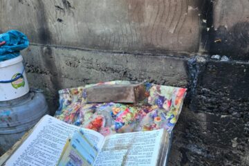 Biblia în care se aflau banii