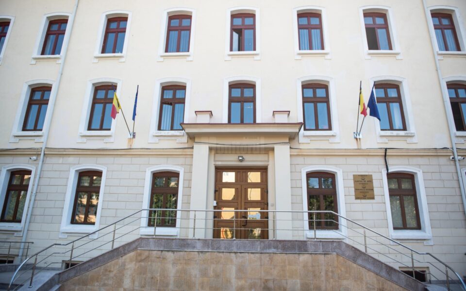 Tânărul care a omorât o consăteană și apoi a părăsit locul accidentului, plasat sub control judiciar Tânărul care a omorât o consăteană și apoi a părăsit locul accidentului, plasat sub control judiciar