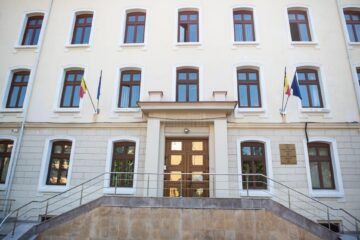Tânărul care a omorât o consăteană și apoi a părăsit locul accidentului, plasat sub control judiciar