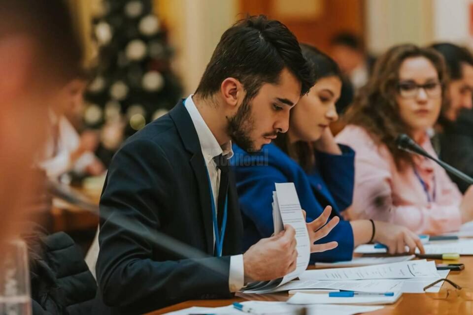 Parlamentul tinerilor este la a 12-a ediție