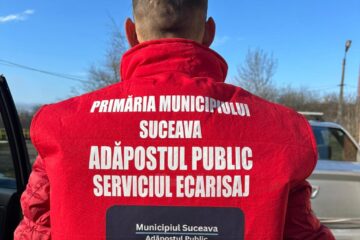 Hingherii din Suceava, echipați în uniforme inscripționate pentru a fi identificați în serviciul public