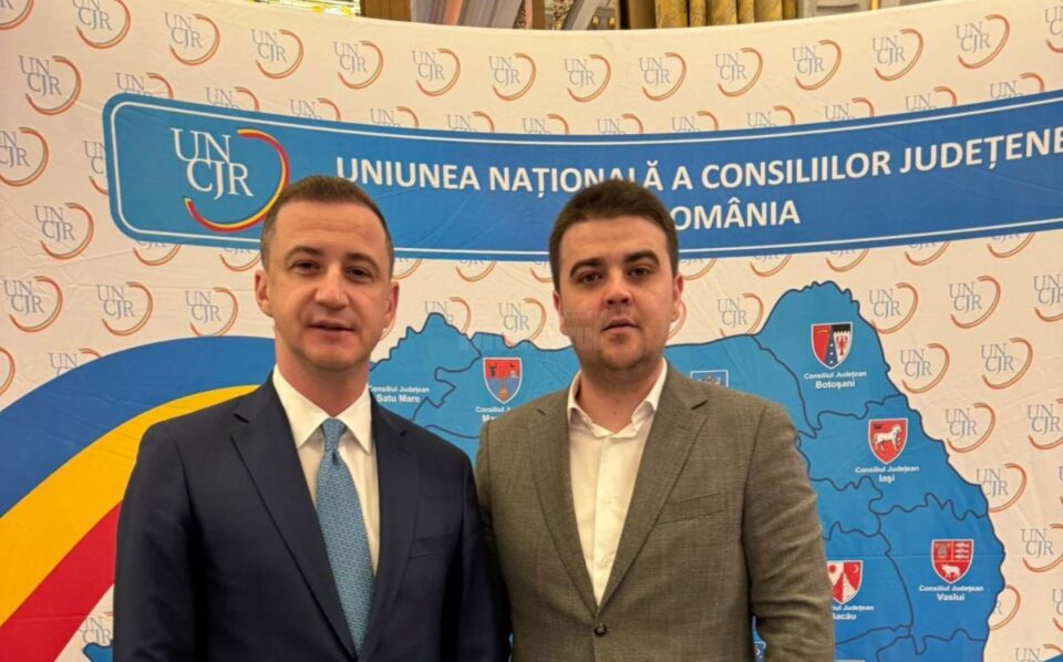 Președintele CJ Suceava, Gheorghe Șoldan, alături de liderul UNCJR, Alfred Simonis