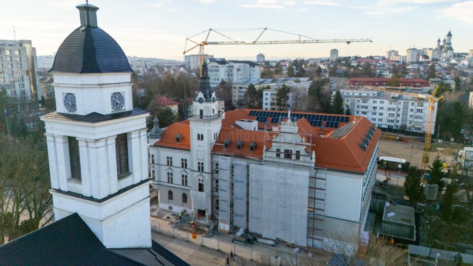 Palatul Administrativ din Suceava își recapătă frumusețea de altădată
