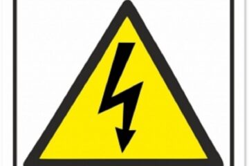 Copil de 14 ani, electrocutat grav lângă o centrală de energie electrică