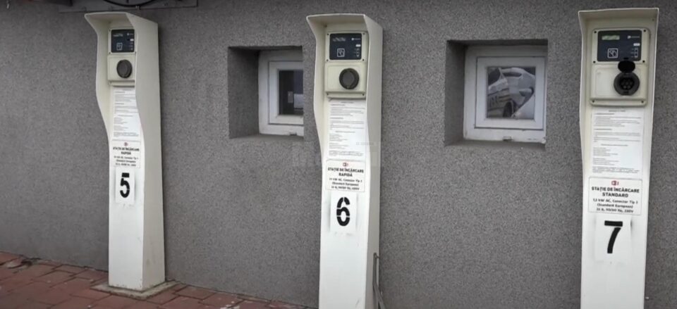 Vechile stații de încărcare a mașinilor electrice, montate cu fonduri elvețiene