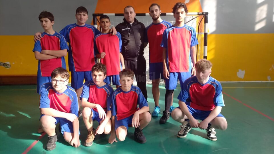 Centrul Școlar de Educație Incluzivă Suceava a organizat competiția ,,Cupa prieteniei la fotbal”