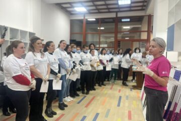 Programul „Cutia Bebelușului”, cu ajutorul voluntarilor, la Suceava