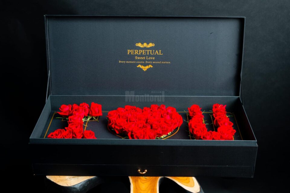 Queen Concept Flower Florăria perfectă pentru Ziua Îndrăgostiților