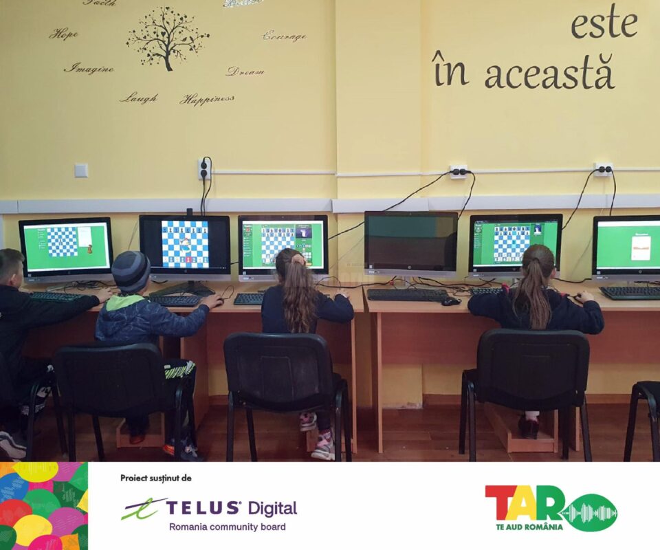 Pentru 300 de copii, cei mai mulți din sistemul de protecție socială, învățați cum să folosească în siguranță mediul digital