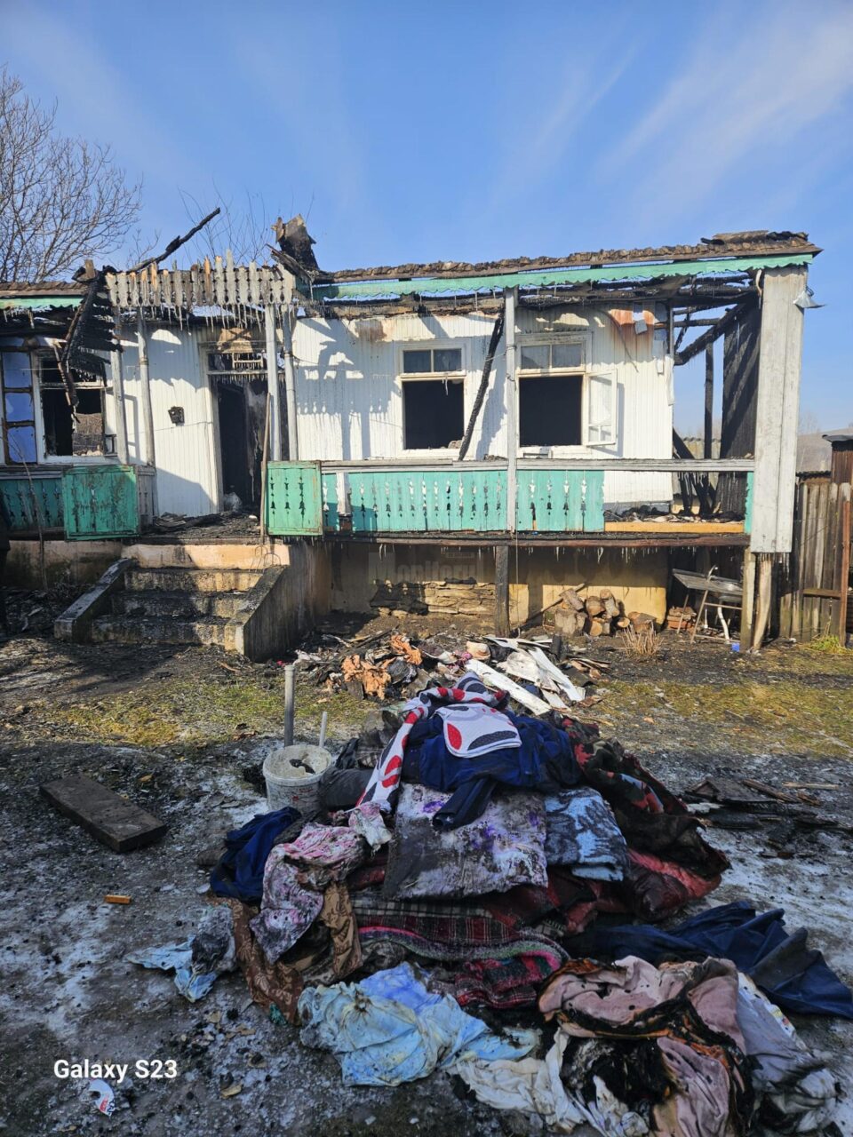 O femeie de 97 de ani a murit după ce casa i-a luat foc de la o lumânare