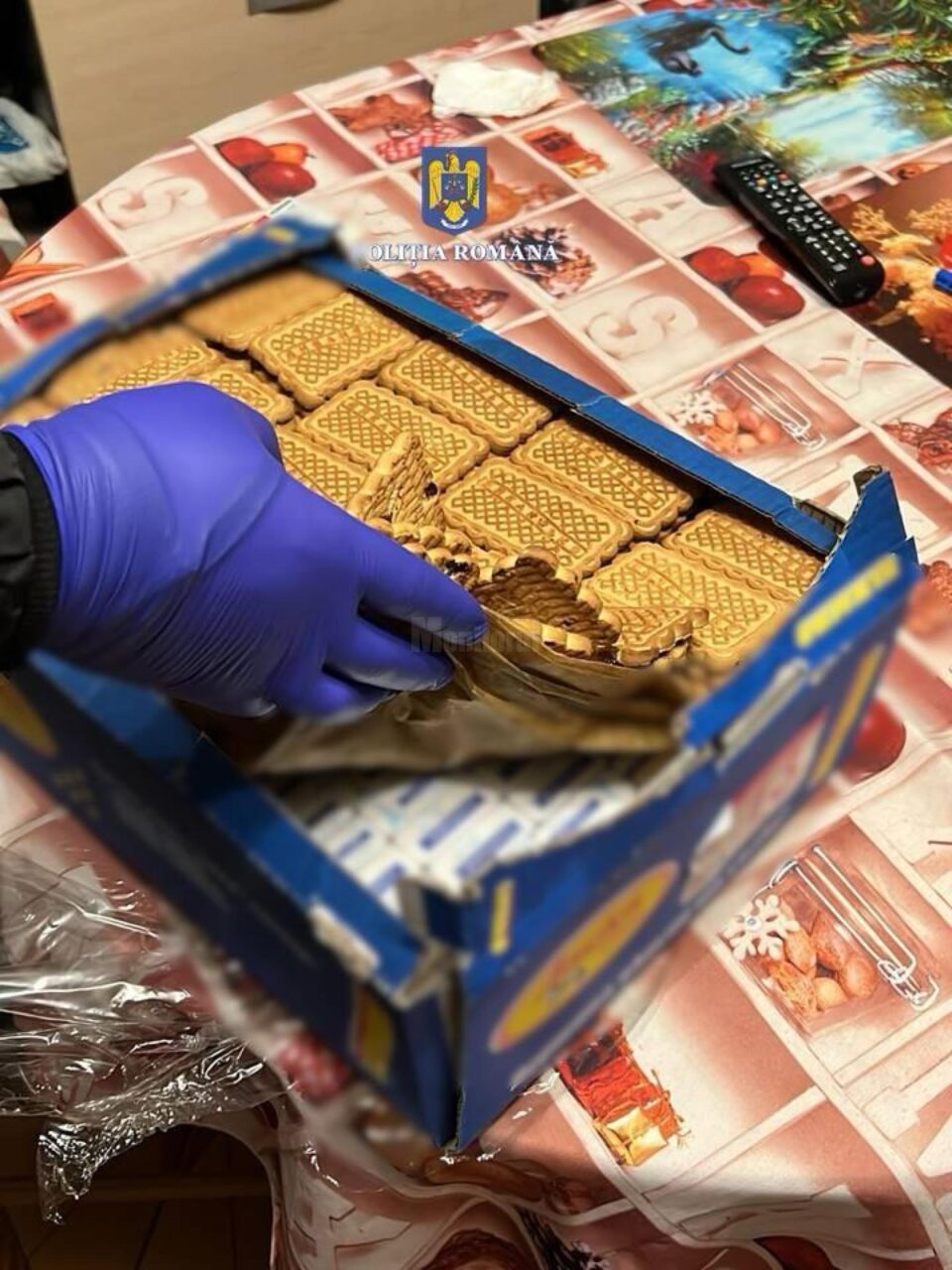 Țigări și alcool de contrabandă, ridicate după 12 percheziții, inclusiv în Bazarul Suceava