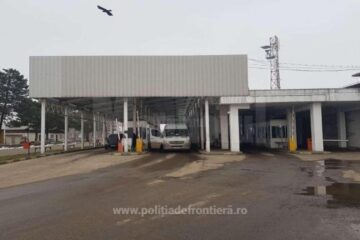 Un vameș din Siret s-a sinucis după ce era anchetat în cazul intrării în țară a unei sume de aproape 500.000 de dolari