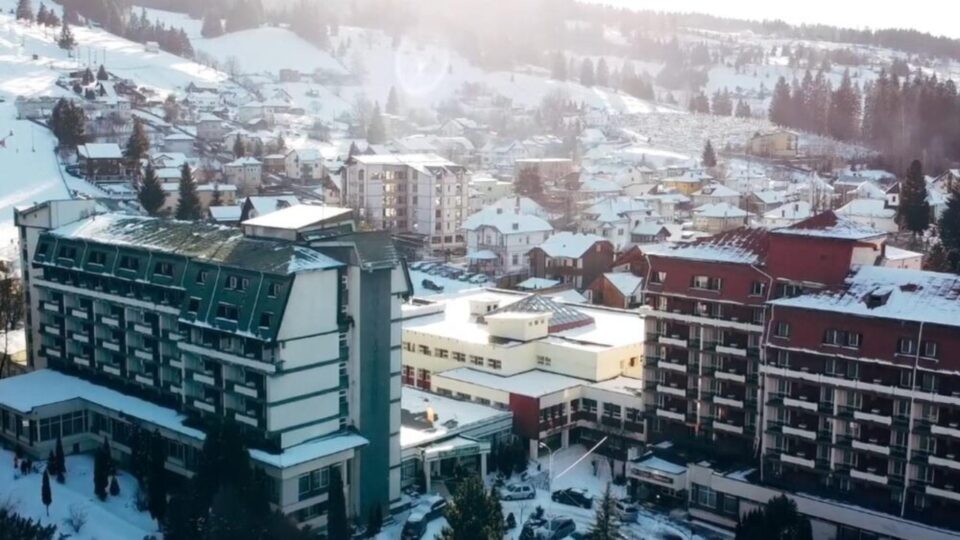 Complexul Hotelier Bradul-Călimani din Vatra Dornei oferă tratament balnear gratuit pentru persoanele asigurate din întregul bazin al Dornelor Complexul Hotelier Bradul-Călimani din Vatra Dornei oferă tratament balnear gratuit pentru persoanele asigurate din întregul bazin al Dornelor