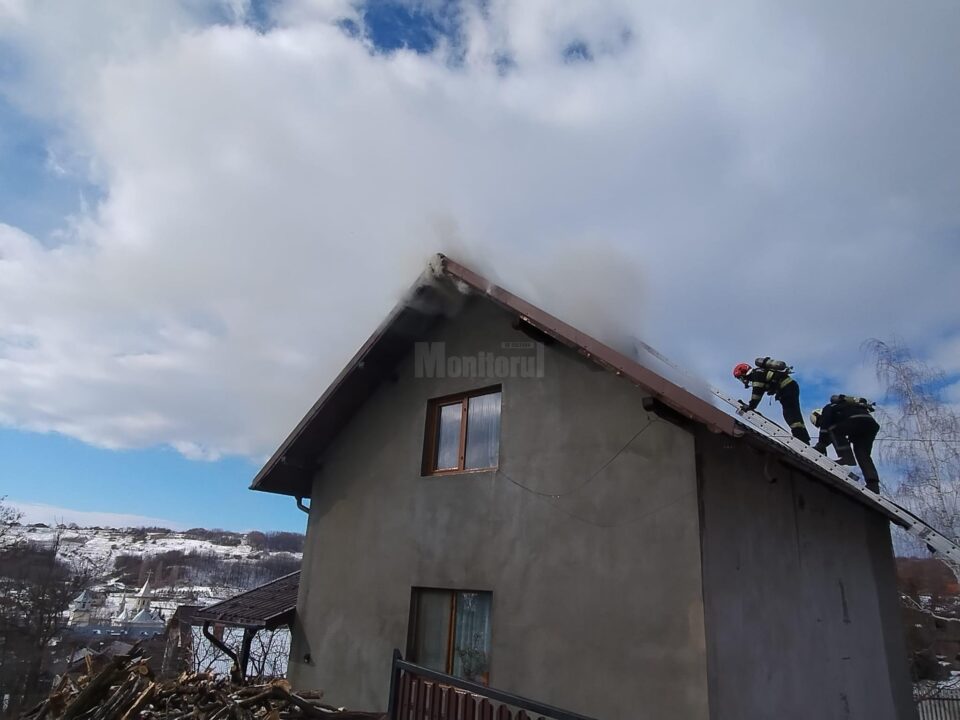 Incendiu la o casă de locuit, la Hârtop
