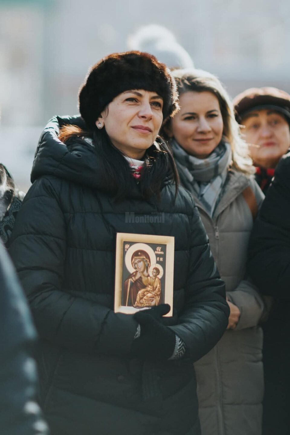 Inițiatoarea „10 pentru folclor”, Mihaela Bârsan, îl susține pe părintele Sorin Huluță de la Soroca, neîndreptățit de autoritățile locale