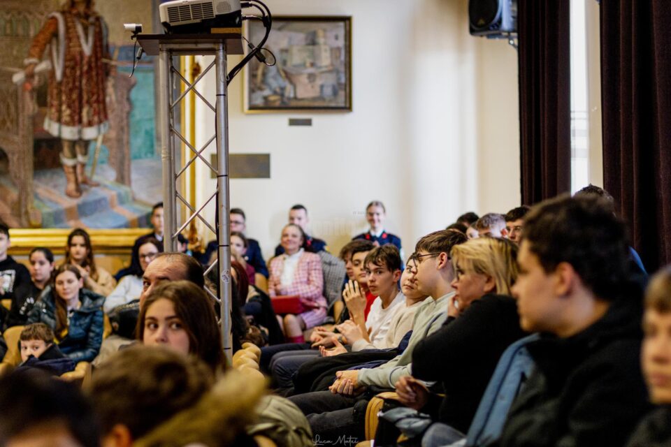 Concursul Județean de Chimie „REACTO”