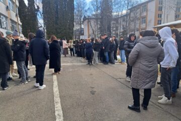 Exercițiu de simulare a unui cutremur, cu circa 700 de elevi, la Colegiul de Industrie Alimentară Suceava