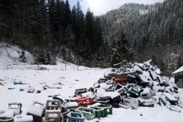 Amendă de 50.000 de lei pentru un operator din Crucea, care a depășit spațiul de depozitare a deșeurilor colectate